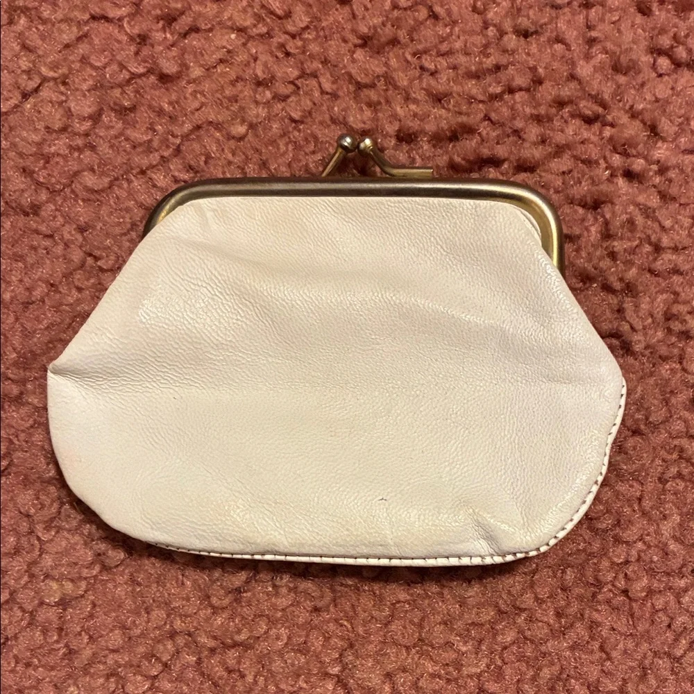Elegant Vintage Cream Leather Change Purse